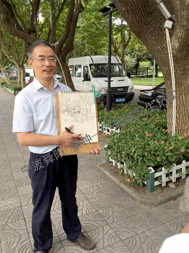 2015.09.23 接受南京依維柯車公司訪問時現(xiàn)場速寫完成余姚北濱江路街景